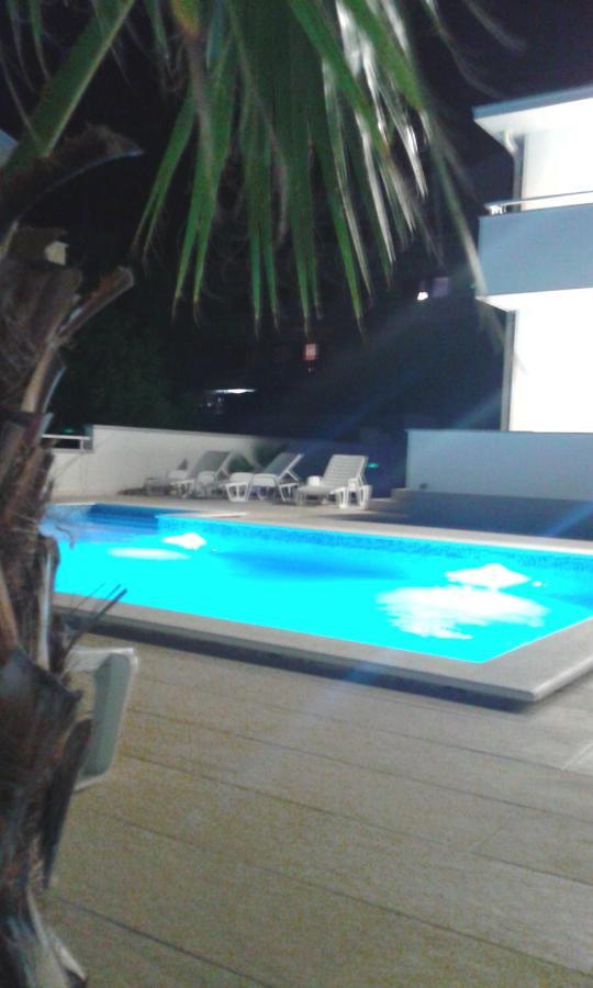 Luxury Apartments Cuba 1 Novalja Exterior photo