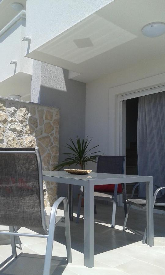 Luxury Apartments Cuba 1 Novalja Exterior photo