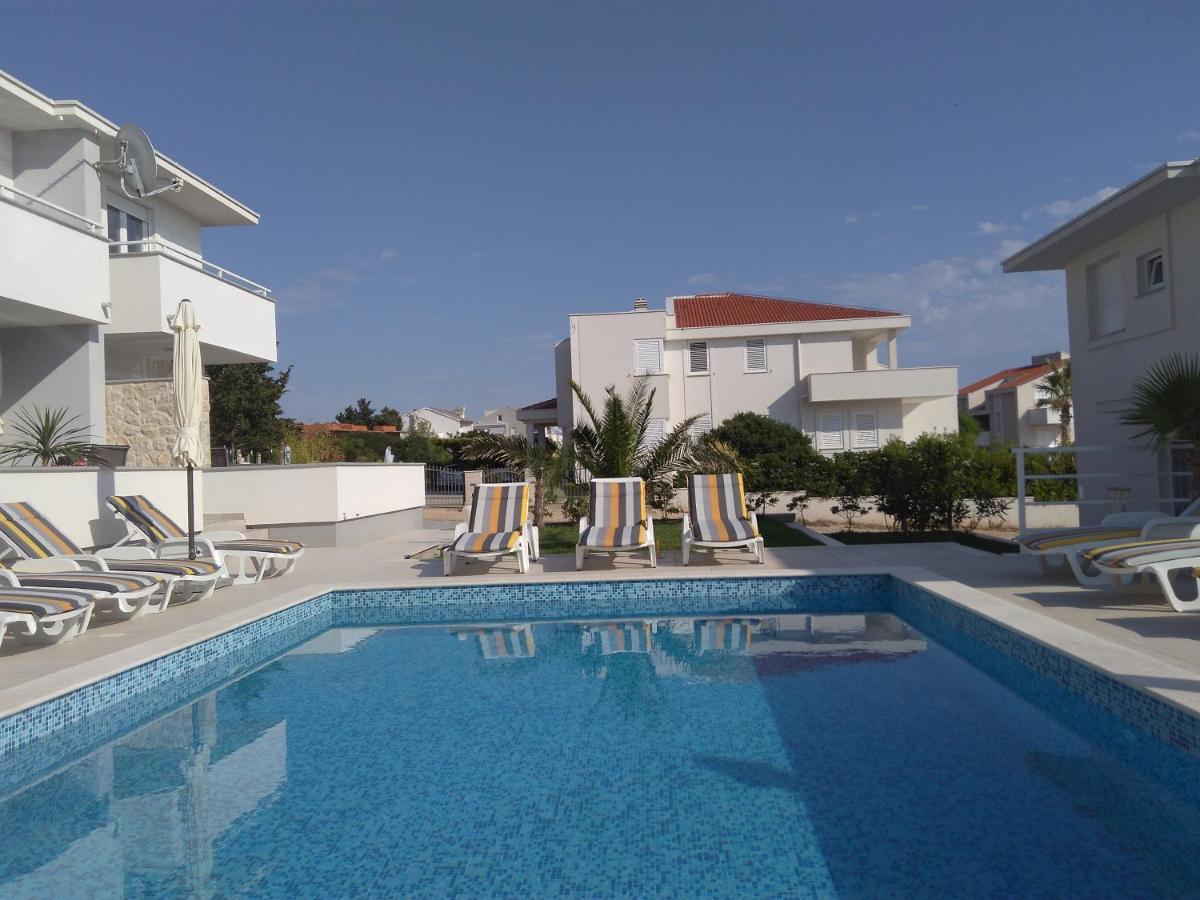 Luxury Apartments Cuba 1 Novalja Exterior photo